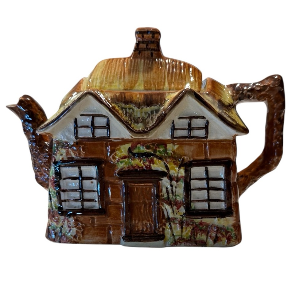 Vintage Price Kensington Cottage Ware Teapot
“Ye Olde Cottage” Design